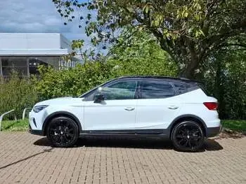 New Seat Arona FR 115 HP (84 kW) 2026 Metallic  desire red with black roof SUV