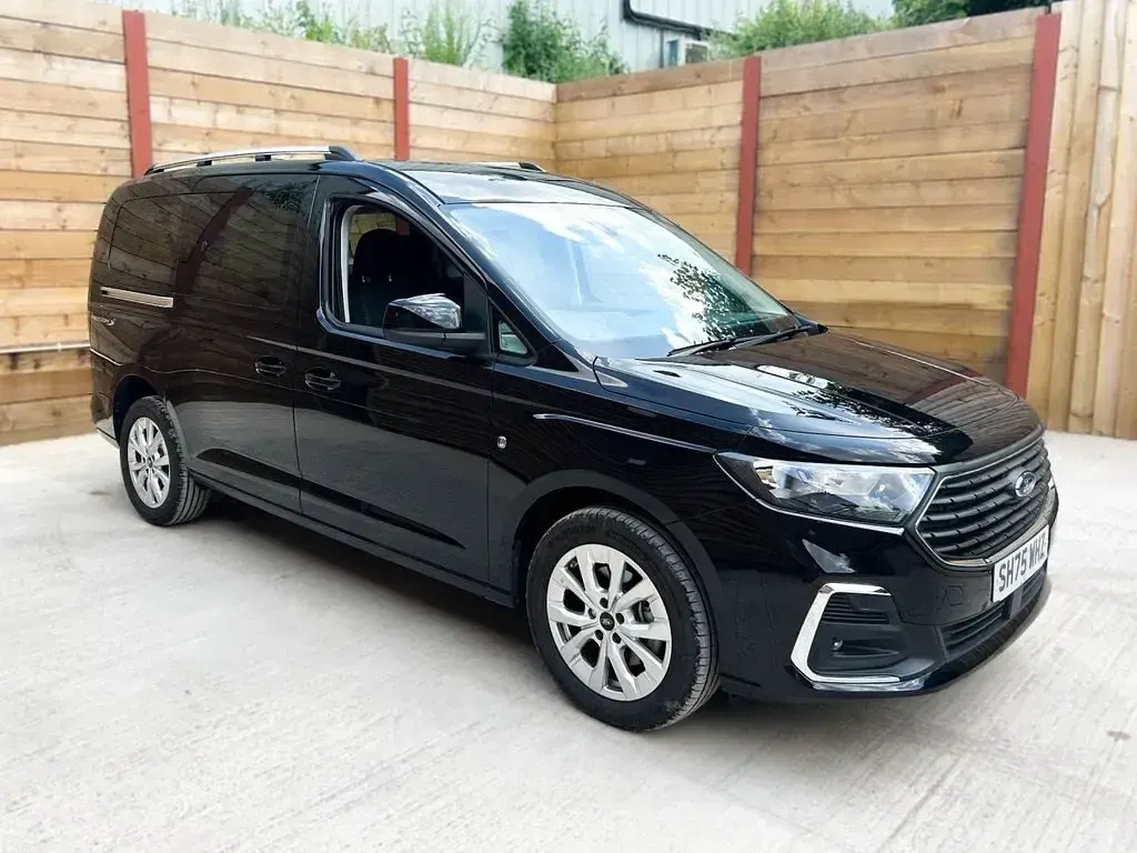 New Ford Tourneo Connect Titanium 122 HP (89 kW) 2025 Black MPV