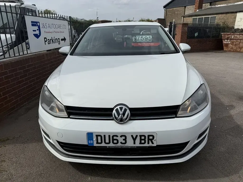 Used VW Golf VII SE 105 HP (77 kW) 2013 White Hatchback
