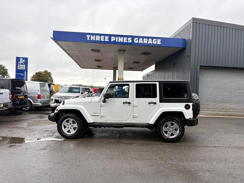 White Used 2013 Jeep Wrangler Sahara SUV | £15,995 (Fair price) - Image 1/4