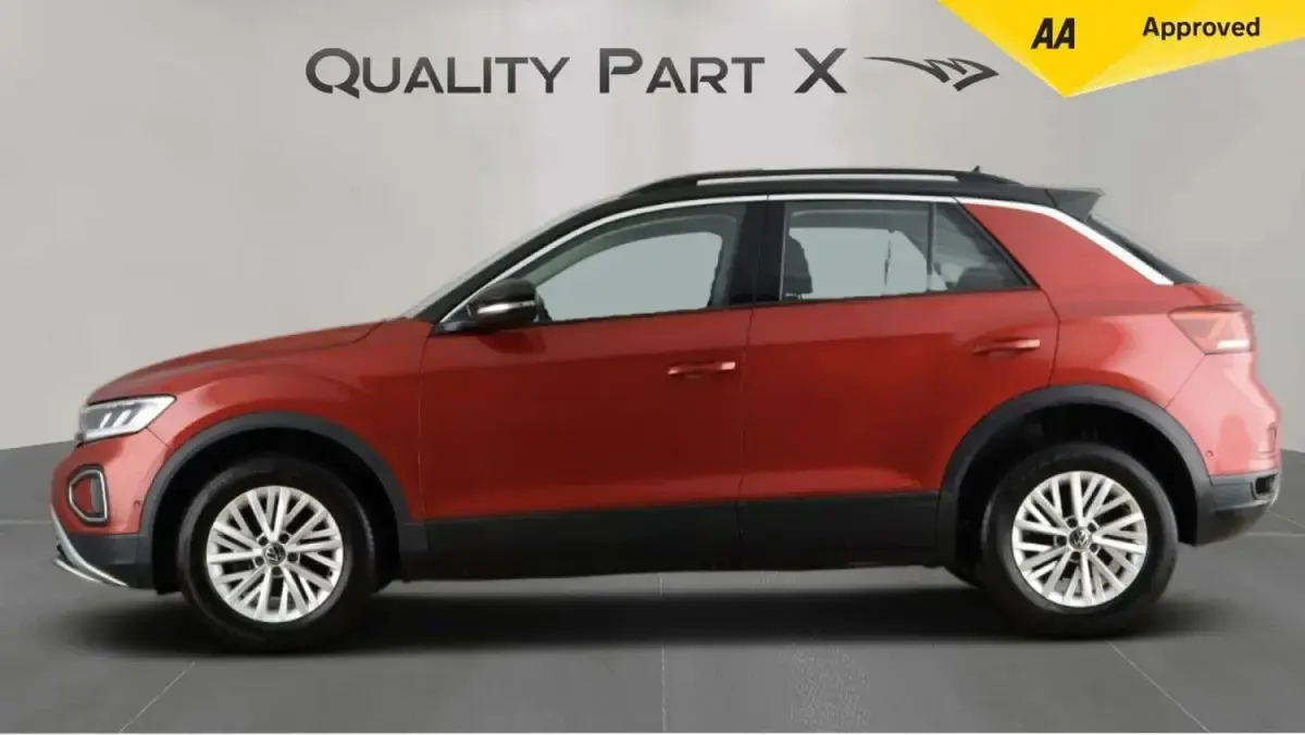 Usado VW T-Roc Life 150 CV (110 kW) 2024 Rojo SUV