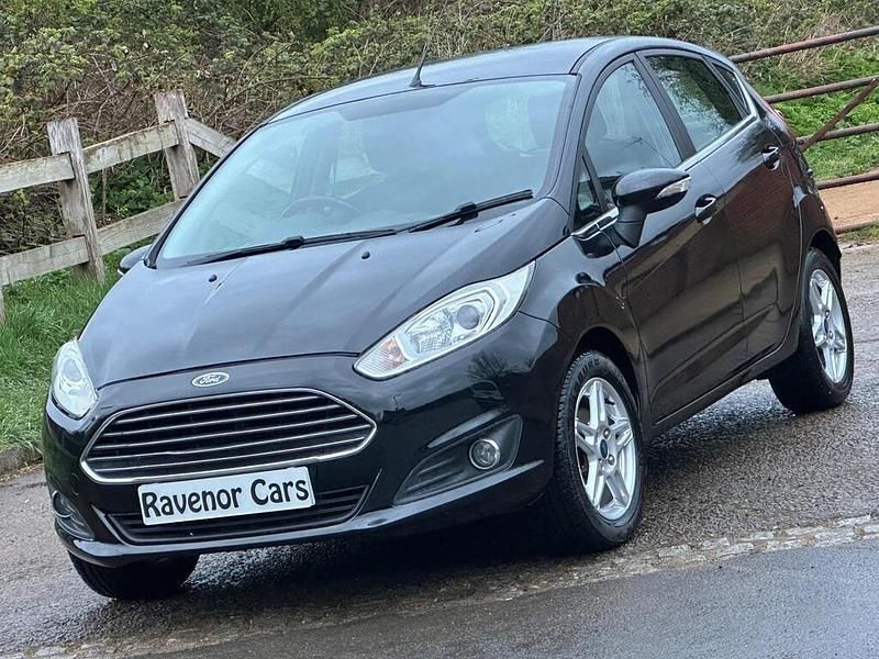 Used Ford Fiesta Zetec 105 HP (77 kW) 2013 Black Hatchback