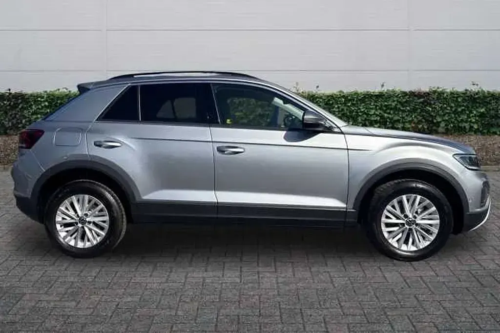 Used VW T-Roc Life 115 HP (84 kW) 2026 Pyrite silver SUV