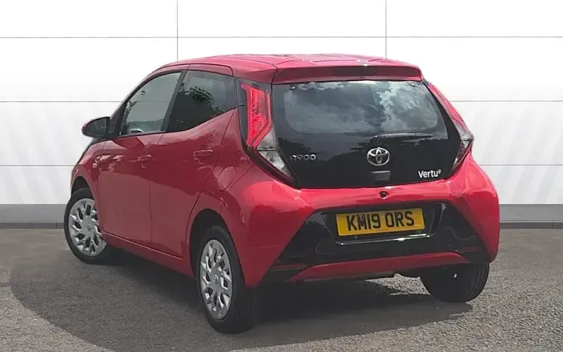 Used Toyota Aygo X-play 72 HP (52 kW) 2020 Hatchback