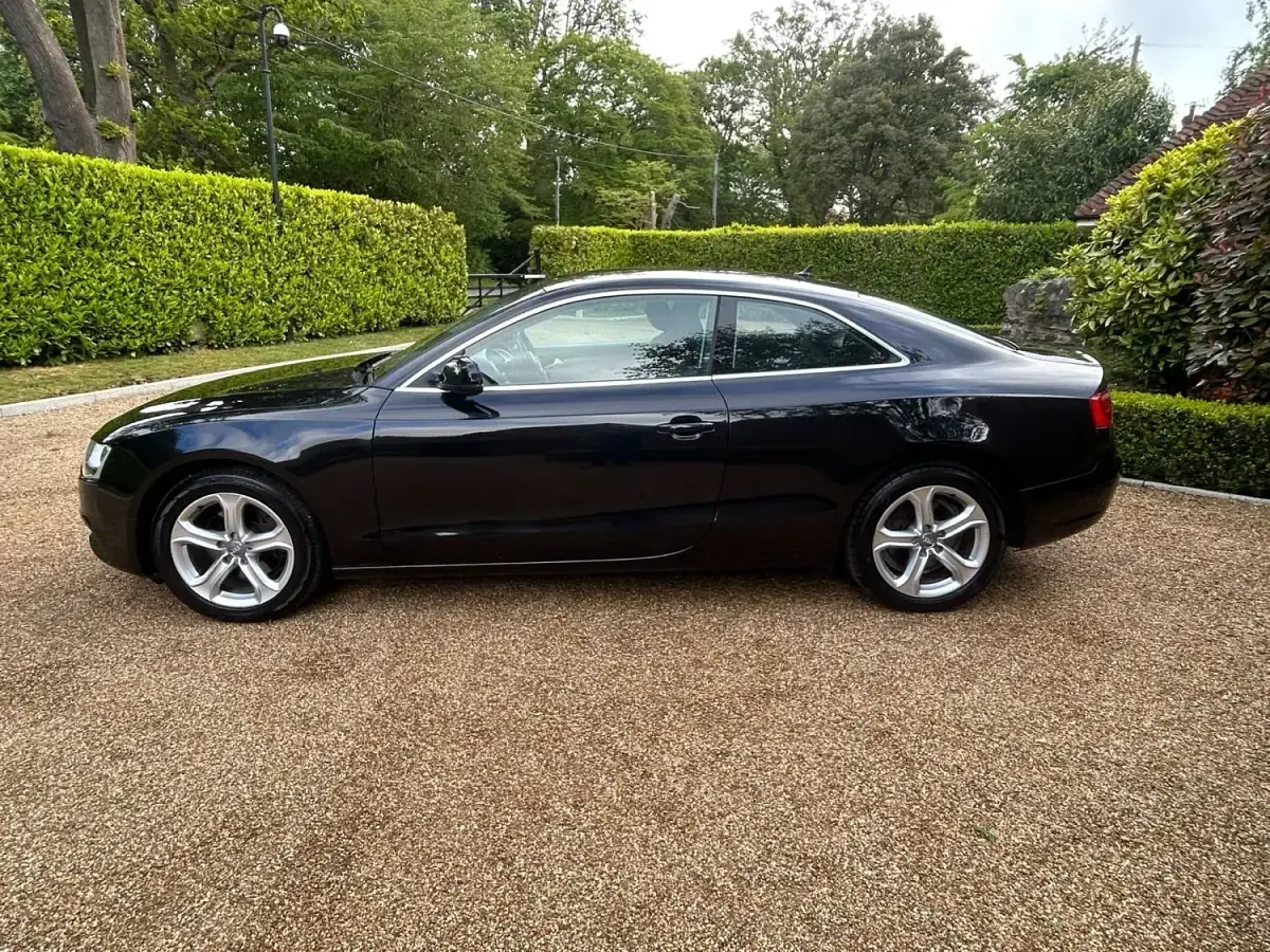 Używany Audi A5 Advanced 177 KM (130 kW) 2012 Czarny Coupe