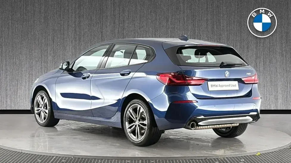 Used BMW 118 Sport Line 134 HP (98 kW) 2023 Blue Hatchback