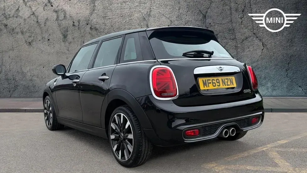 Used Mini Cooper S Exclusive 192 HP (141 kW) 2019 Black Hatchback
