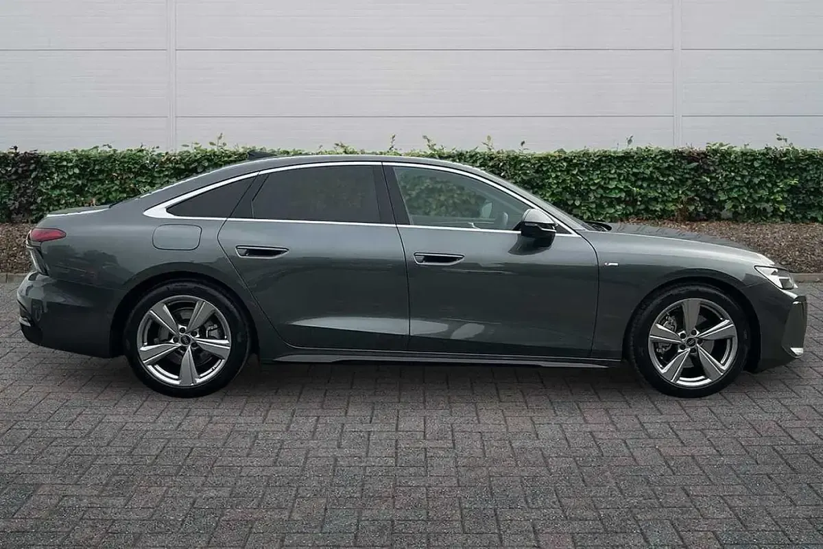 Used Audi A6 S-Line 200 HP (147 kW) 2026 Daytona grey, pearl effect Sedan