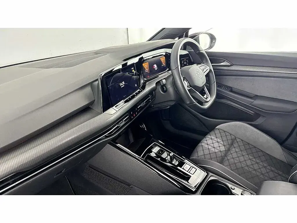 Used VW Golf VIII 150 HP (110 kW) 2024