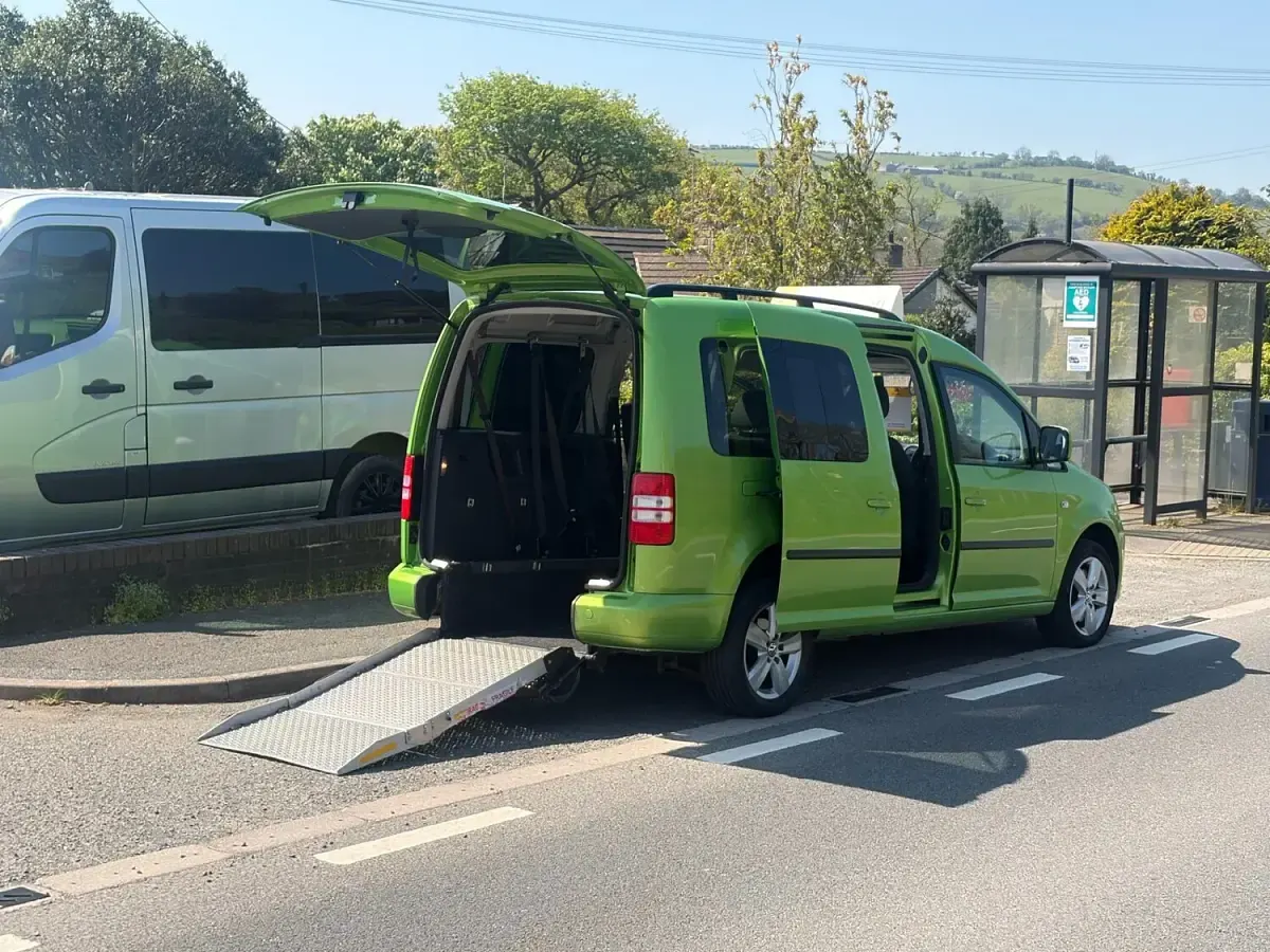 Used VW Caddy Maxi Life 102 HP (75 kW) 2015 Green MPV