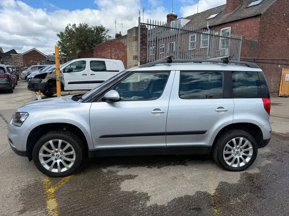 Used Skoda Yeti Business Line 2015 Silver SUV