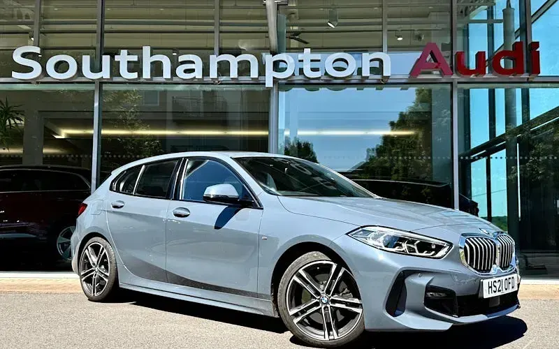 Begagnad BMW 120 M Sport 190 HK (139 kW) 2021 Halvkombi