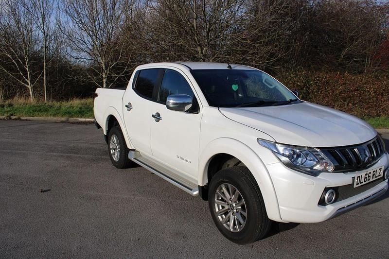 Used Mitsubishi L200 2017 White Pickup