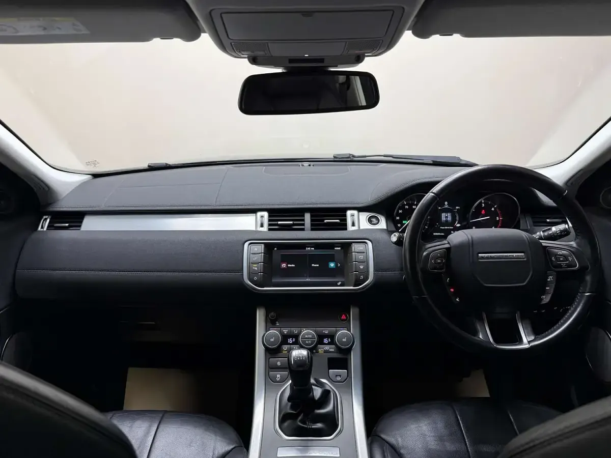 Used Land Rover Range Rover evoque SE 150 HP (110 kW) 2018 Black Estate