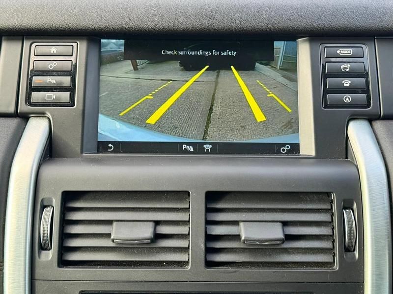 Used Land Rover Discovery Sport HSE 180 HP (132 kW) 2016 White SUV