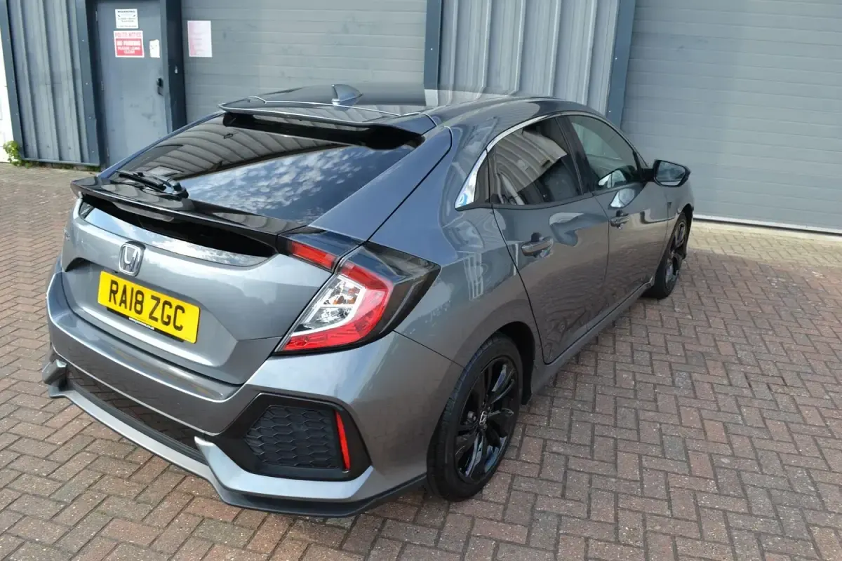 Used Honda Civic SR 126 HP (92 kW) 2018 Grey Hatchback
