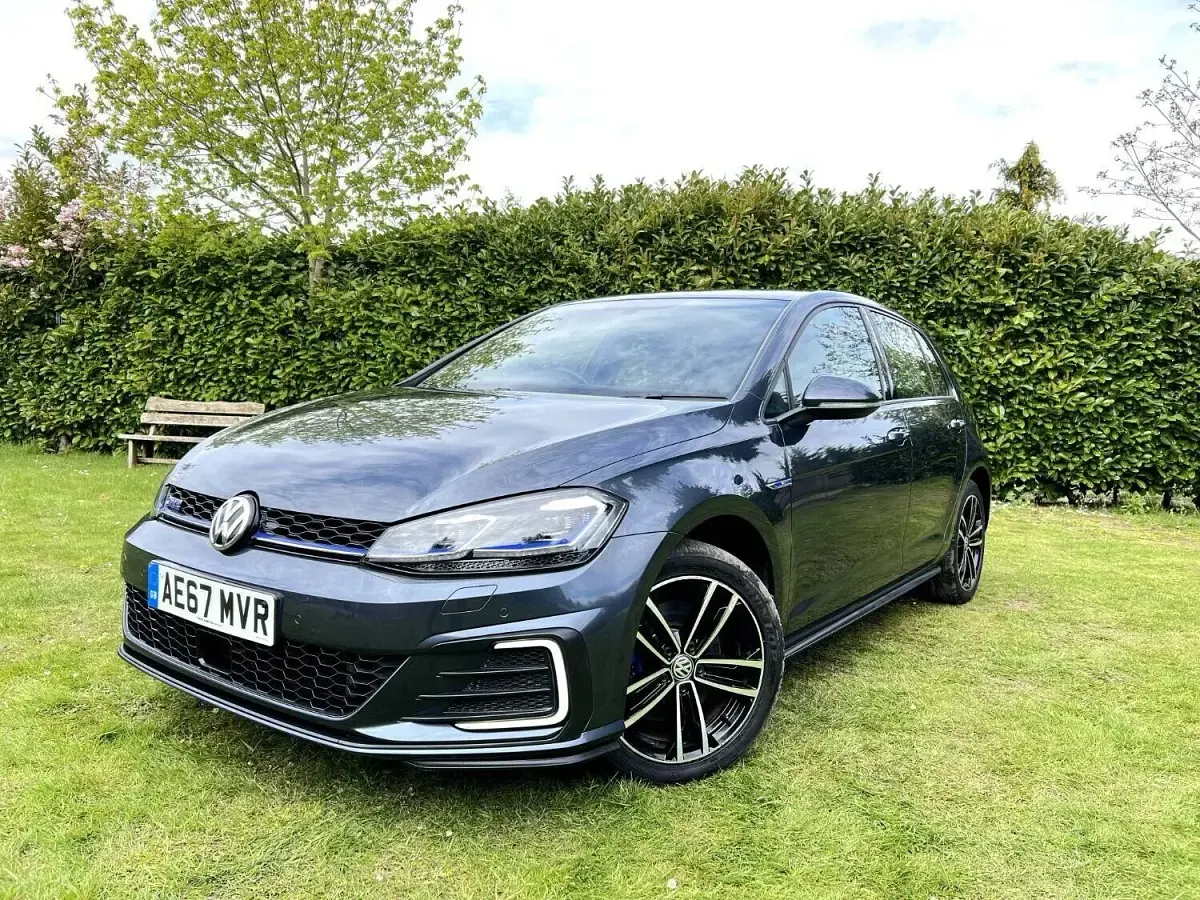 Used VW Golf VII GTE 204 HP (150 kW) 2017 Blue Hatchback