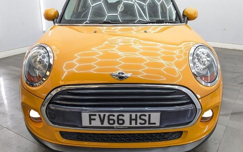 Usado Mini Cooper D Hatch 116 HP (85 kW) 2017 Citadino