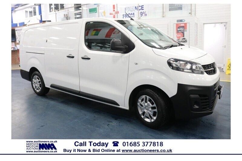 White Used 2020 Vauxhall Vivaro S Van | £8,050 (Fair price) - Image 1/4