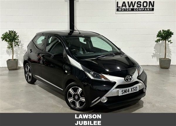 Black Used 2014 Toyota Aygo X-clusiv Hatchback | £4,990 (Fair price) - Image 1/1