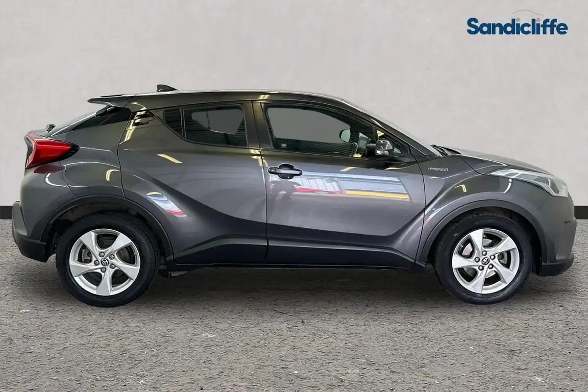 Używany Toyota C-HR 122 KM (89 kW) 2017 Szary SUV