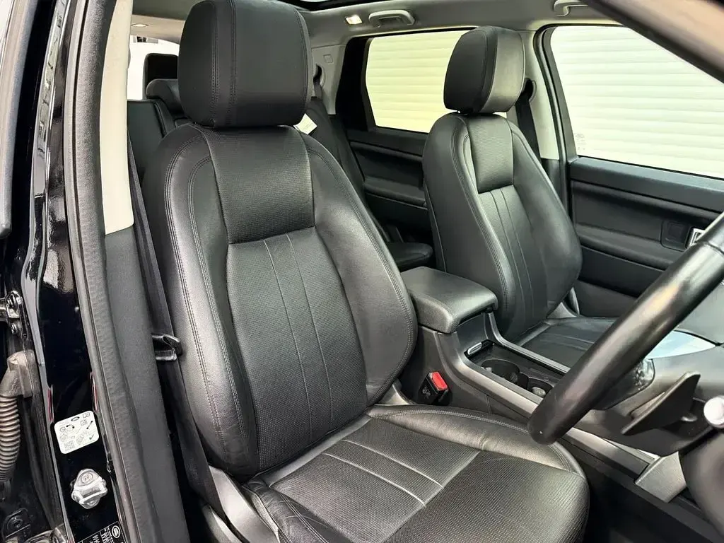 Used Land Rover Discovery Sport HSE 180 HP (132 kW) 2018 Black SUV
