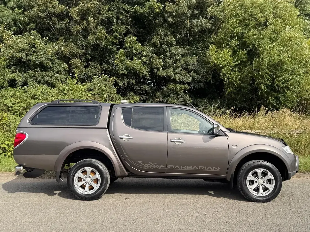 Used Mitsubishi L200 176 HP (129 kW) 2012 Brown Pickup