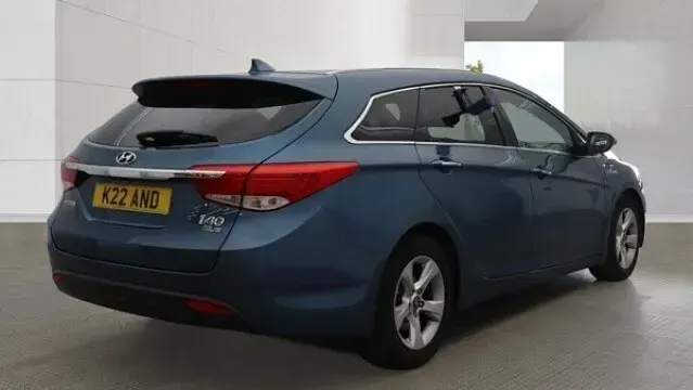 Used Hyundai i40 Premium 136 HP (100 kW) 2015 Blue Estate