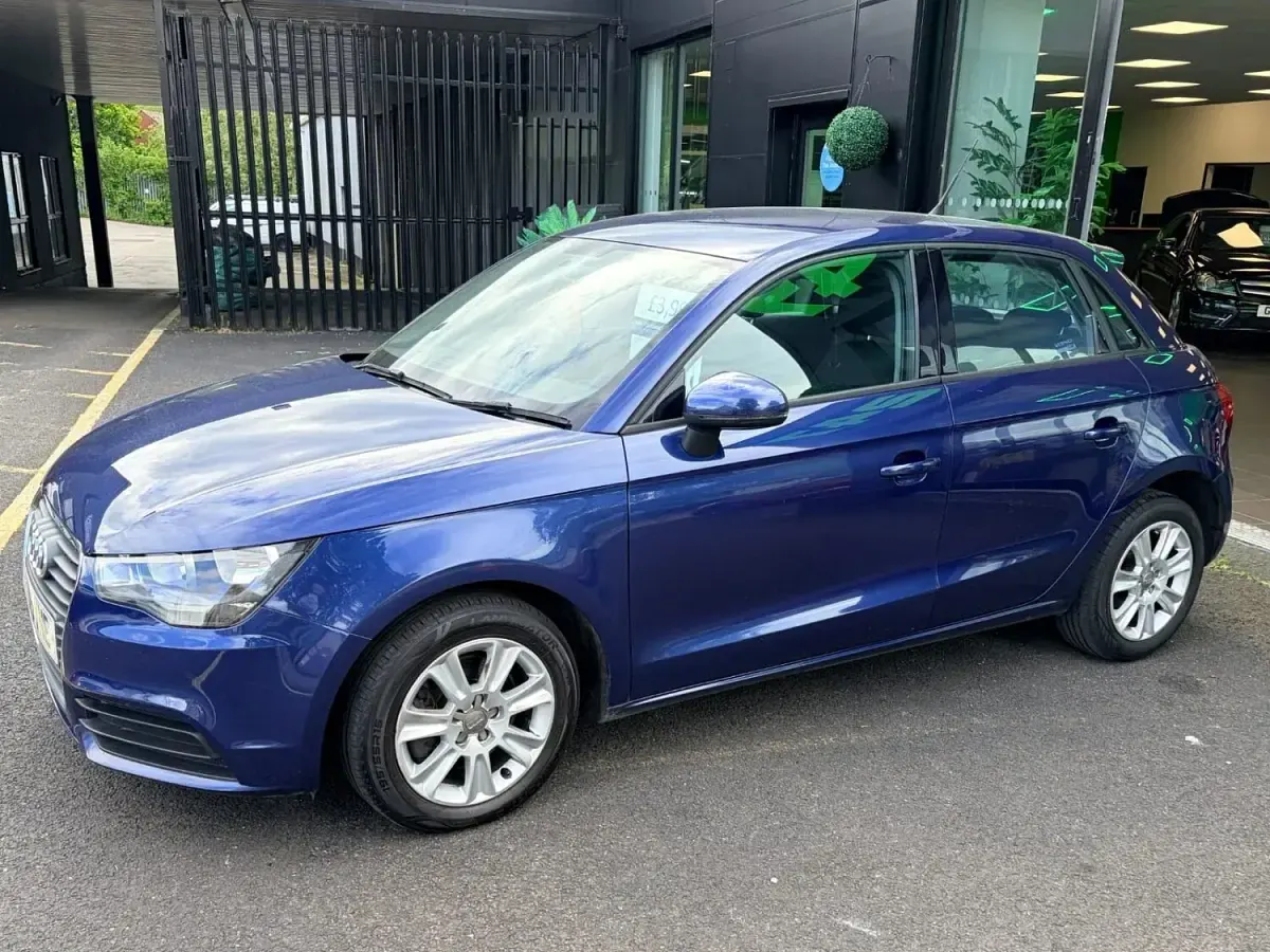 Used Audi A1 116 HP (85 kW) 2015 Blue Hatchback