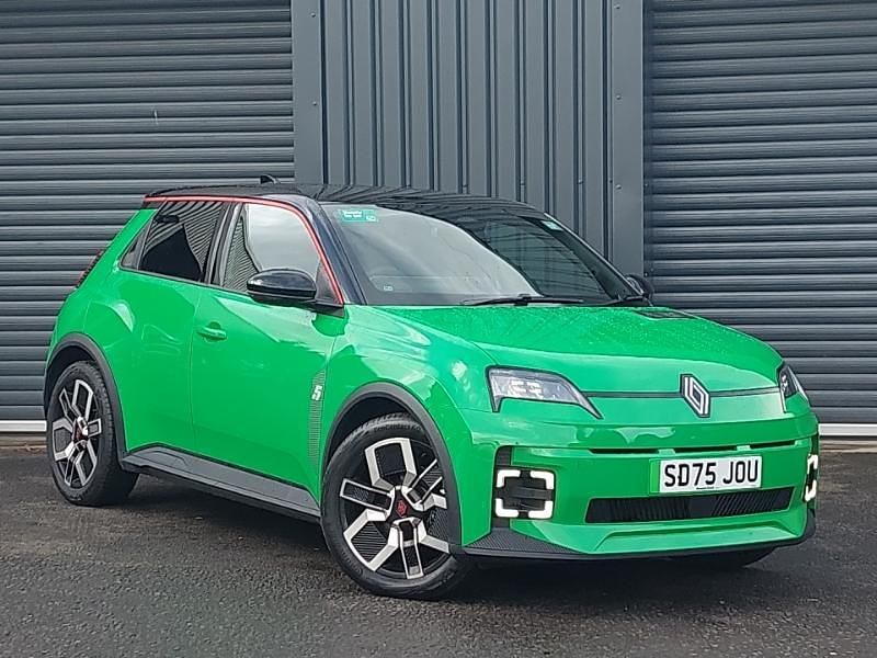 New Renault R5 Urban 88 kW (120 HP) 2025 Green Hatchback