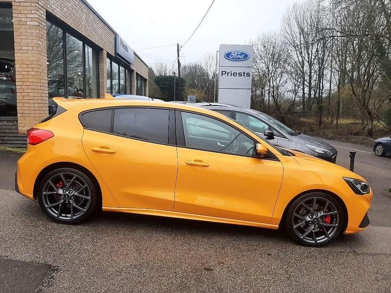 Used Ford Focus ST 280 HP (205 kW) 2019 Orange fury Hatchback