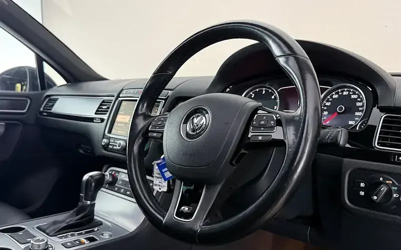 Used VW Touareg R-line 262 HP (192 kW) 2016 Blue SUV