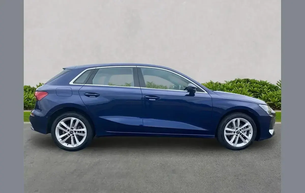 Used Audi A3 e-tron Sport 200 HP (147 kW) 2025 Blue Hatchback