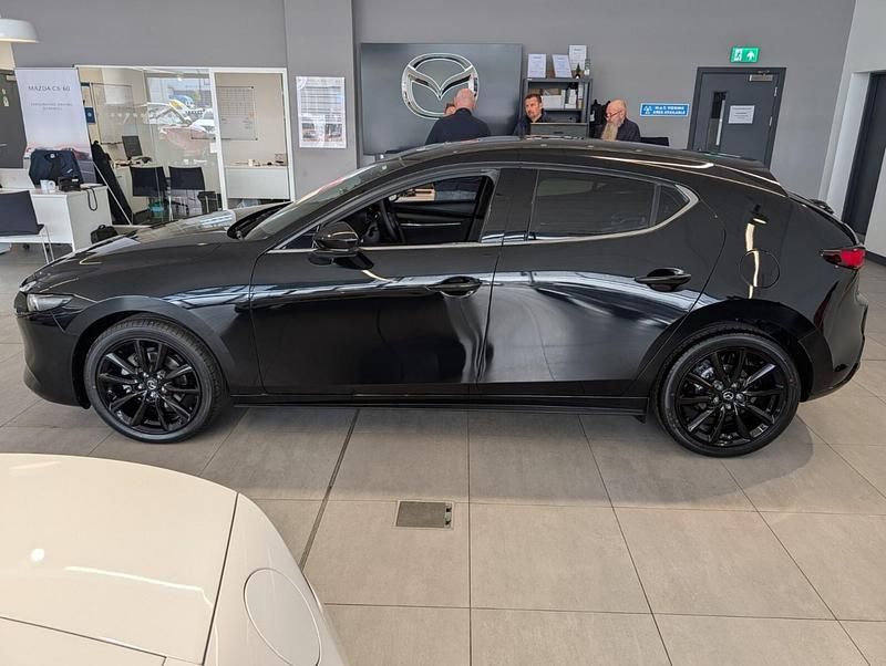 Ny Mazda 3 Exclusive-Line 186 HK (136 kW) 2026 Svart Halvkombi