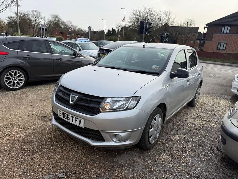 Used Dacia Sandero Ambiance 90 HP (66 kW) 2016 Silver Hatchback