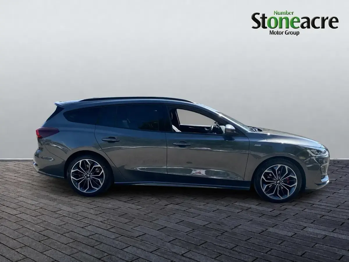 Used Ford Focus ST-Line X 125 HP (91 kW) 2023 Grey Estate