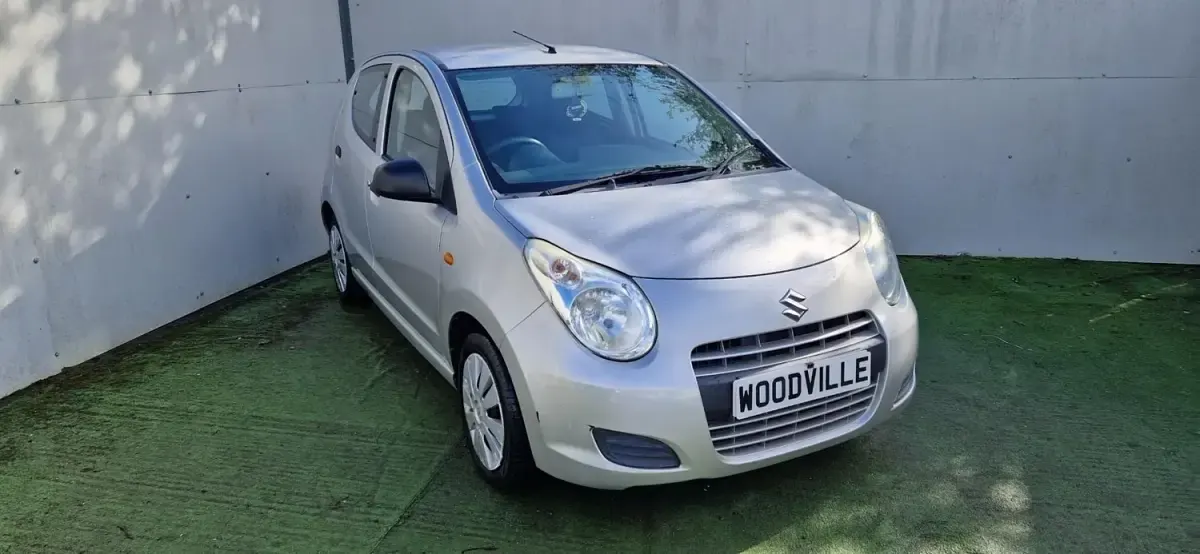 Usado Suzuki Alto 68 CV (50 kW) 2014 Plateado Utilitario