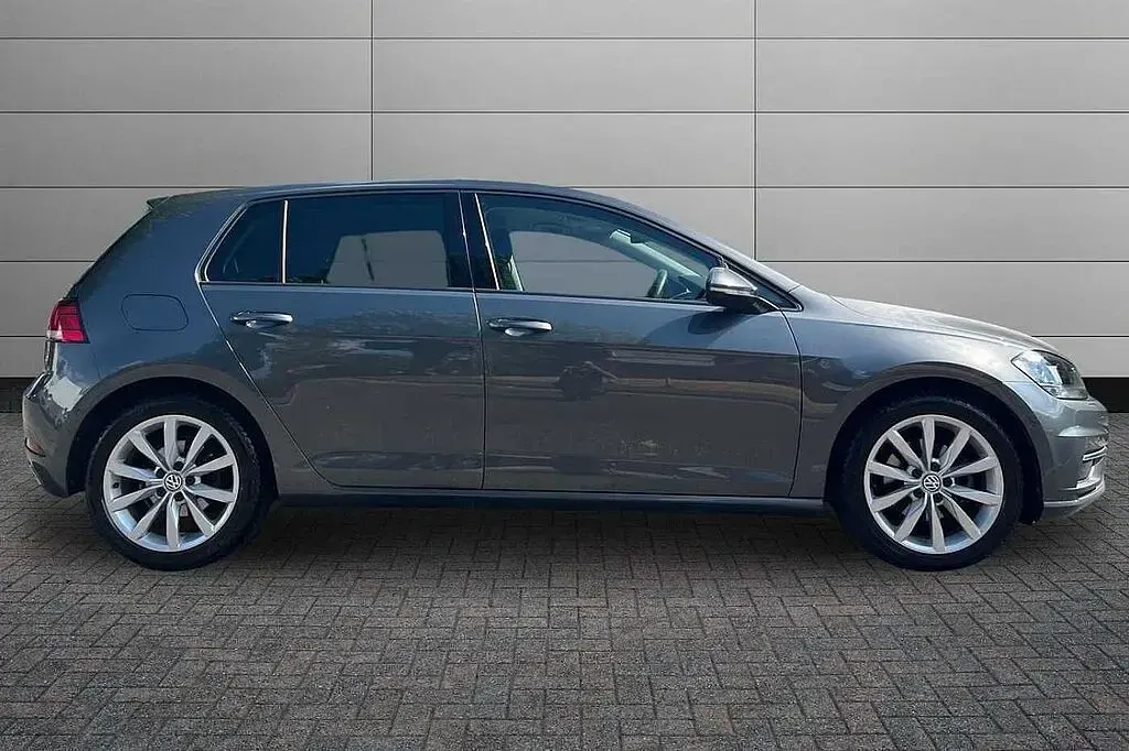 Used VW Golf VII GT 150 HP (110 kW) 2019 Indium grey Hatchback