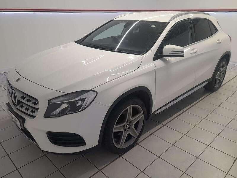 Used Mercedes GLA200 AMG line 2019 White SUV