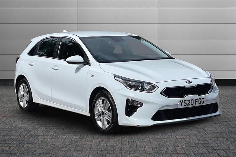 Arctic white Used 2020 Kia Ceed 2 Hatchback | £9,295 (Fair price) - Image 1/4