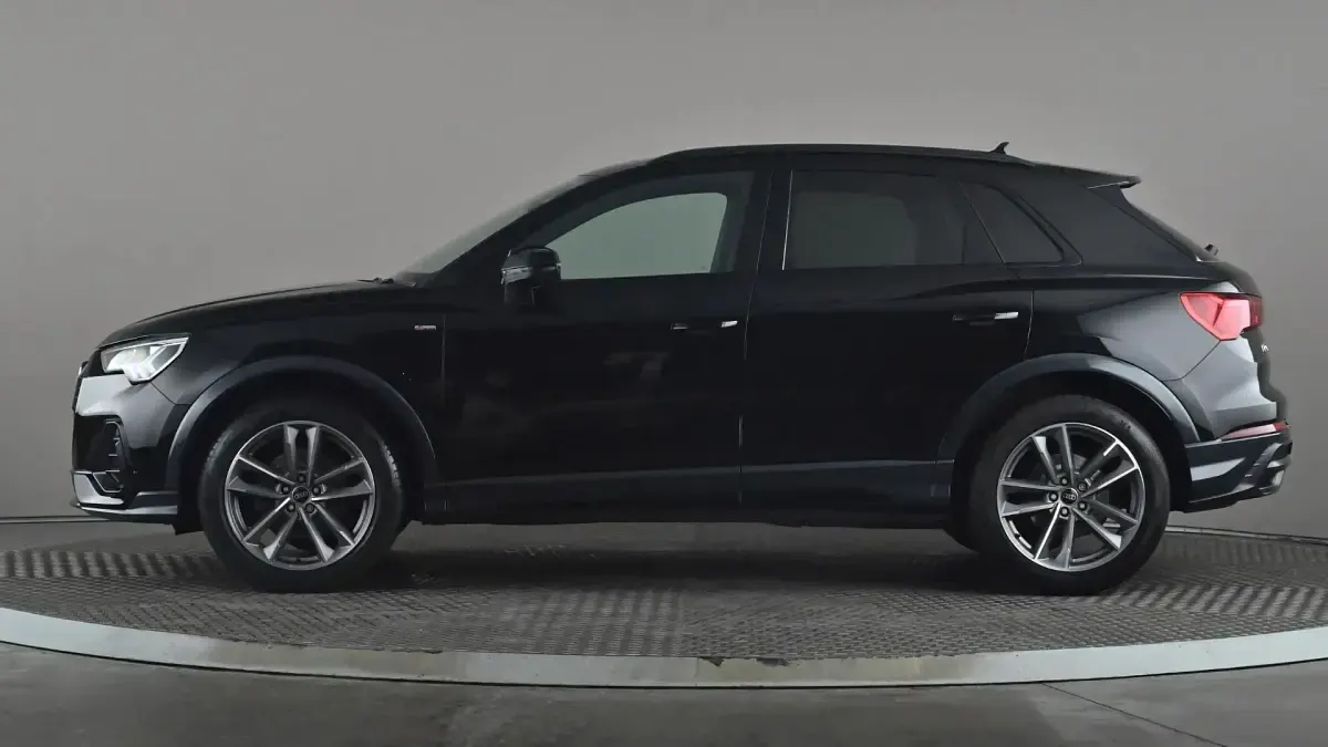 Usado Audi Q3 Black Edition 150 CV (110 kW) 2022 Negro SUV
