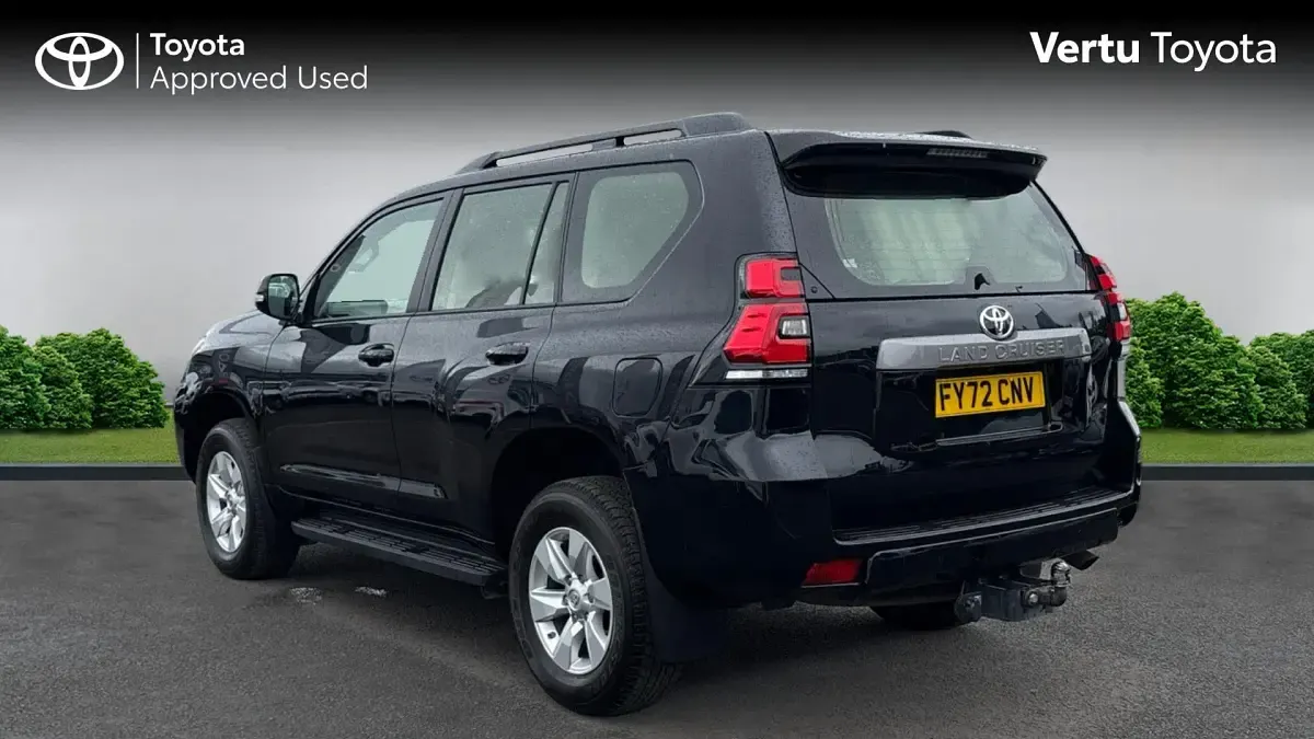 Used Toyota Land Cruiser Active 204 HP (150 kW) 2022 Galaxy black (metallic paint) Estate