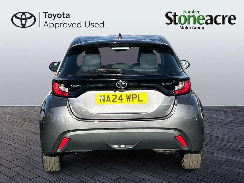 Used Toyota Yaris Hybrid 116 HP (85 kW) 2024 Grey Hatchback