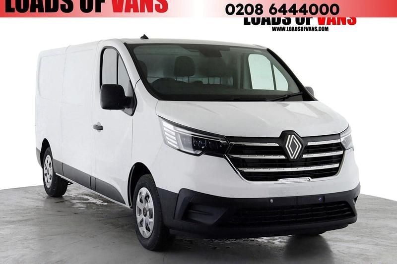Solid glacier white New 2025 Renault Trafic Van | £23,980 - Image 1/4