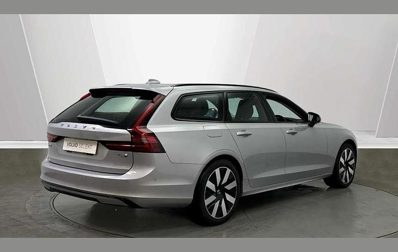 New Volvo V90 Plus 344 HP (253 kW) 2025 Silver Estate