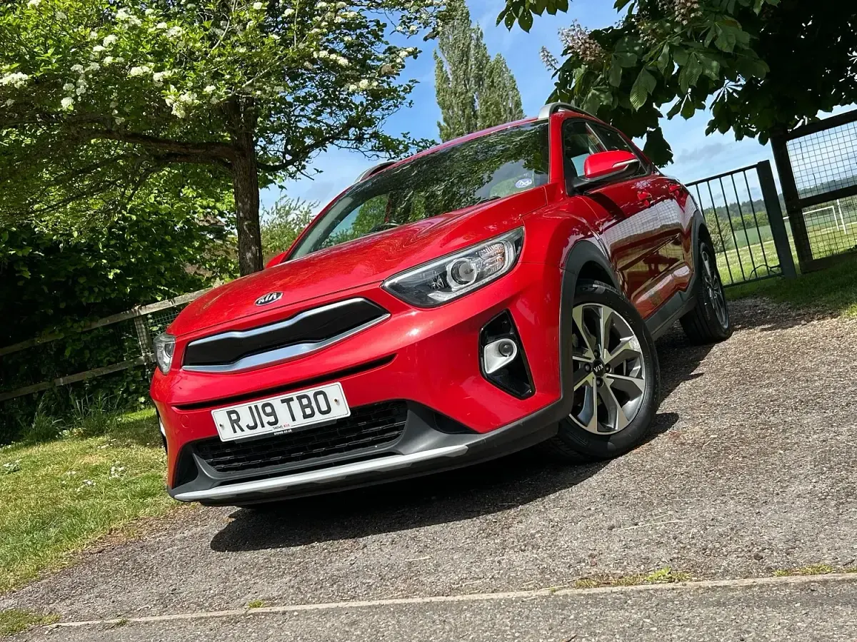 Used Kia Stonic 100 HP (73 kW) 2019 Red SUV