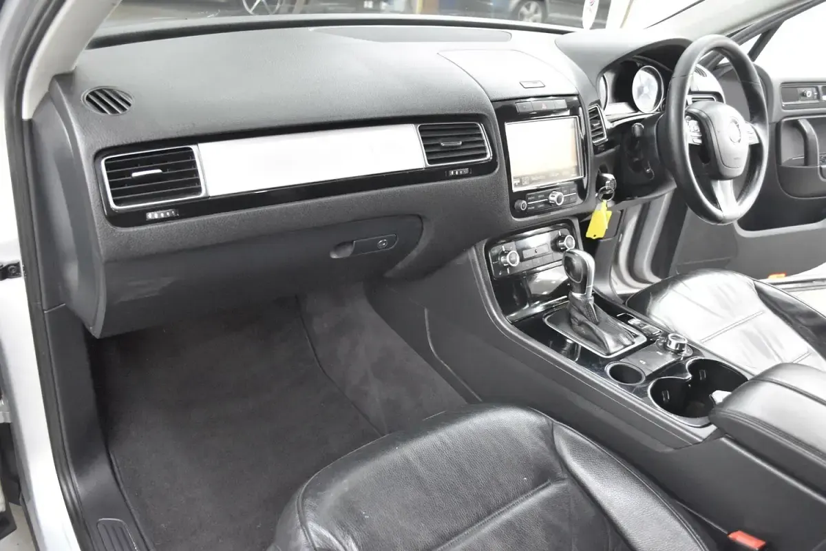Used VW Touareg 2011 Silver SUV