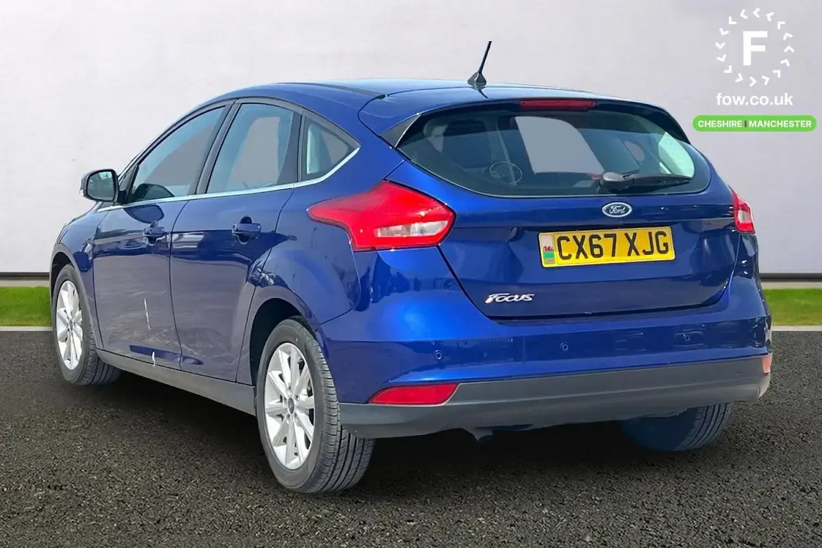 Used Ford Focus Titanium 120 HP (88 kW) 2017 Blue Hatchback