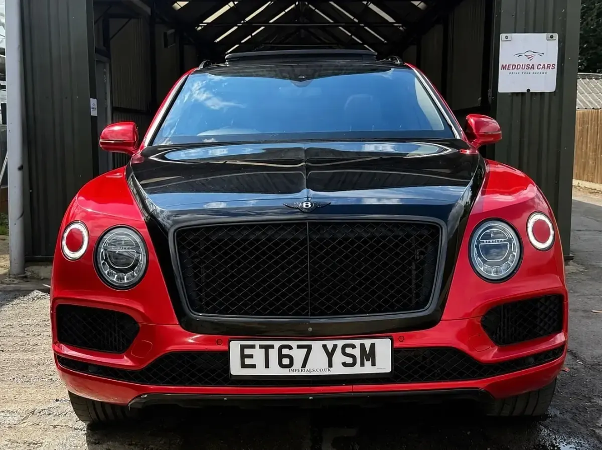 Used Bentley Bentayga 435 HP (319 kW) 2017 Black SUV