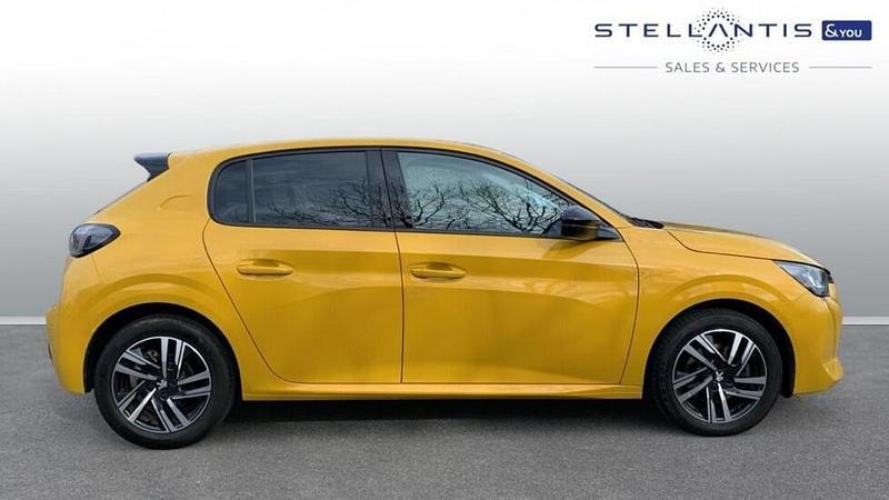 Used Peugeot 208 Allure Premium 99 HP (72 kW) 2022 Hatchback